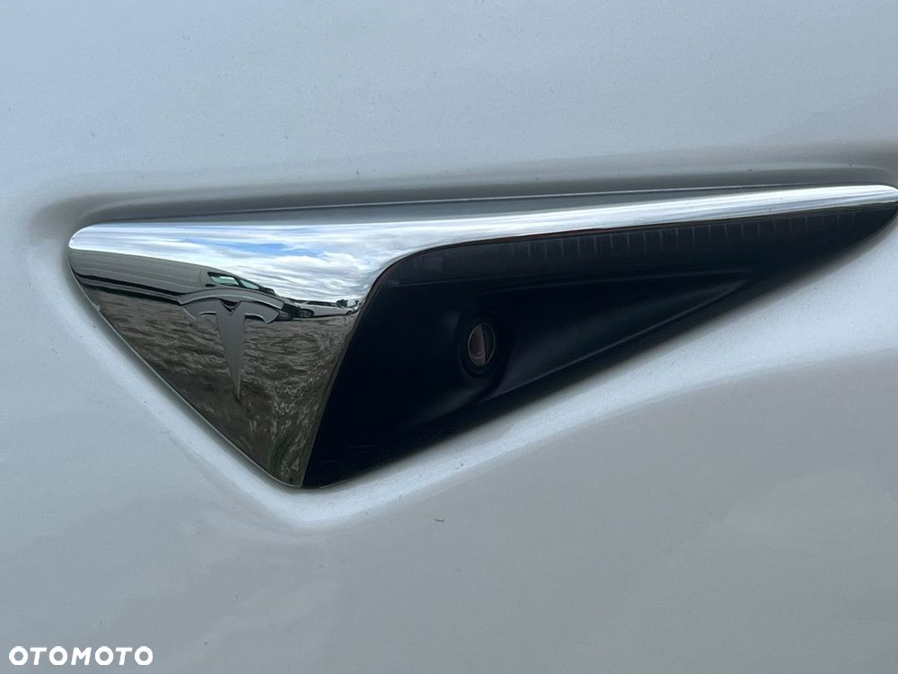 Tesla Model 3 Performance AWD - 35