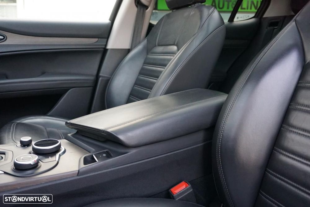 Alfa Romeo Stelvio 2.0 T Veloce TI Q4 AT8 - 17