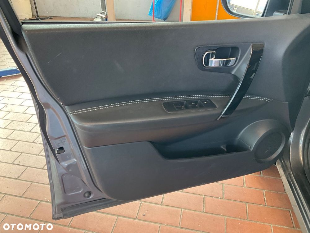 Nissan Qashqai 2.0 CVT 360 - 8