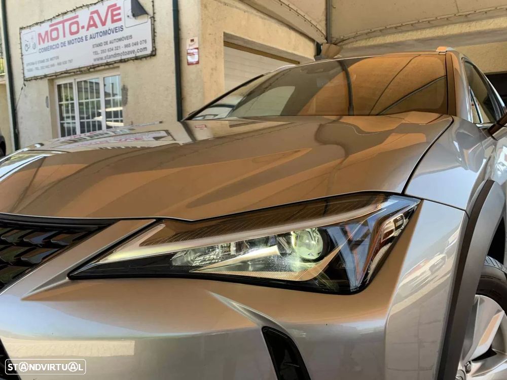 Lexus UX 250h Executive+ - 9