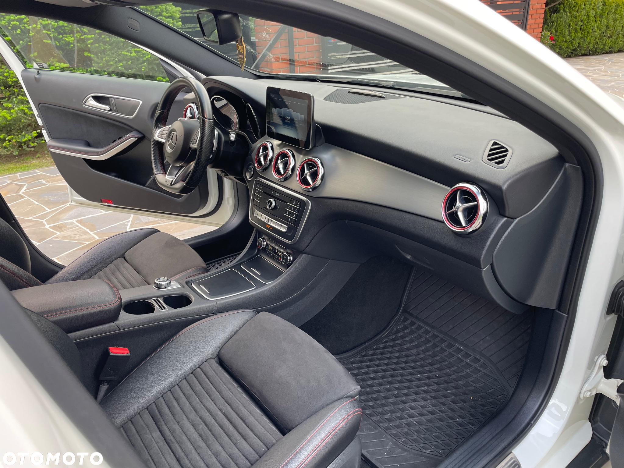 Mercedes-Benz GLA 200 7G-DCT AMG Line - 9