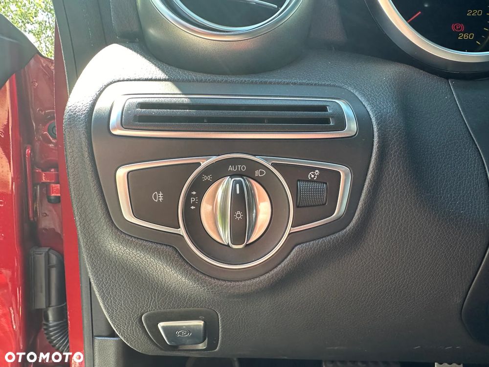 Mercedes-Benz Klasa C 300 d 9G-TRONIC - 17