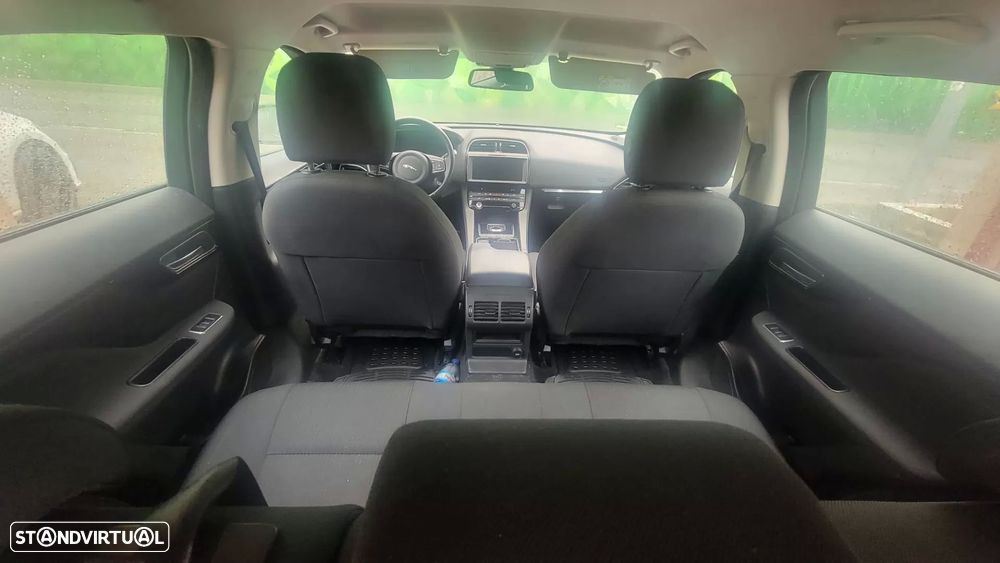 Jaguar F-Pace 3.0 D300 AWD - 28