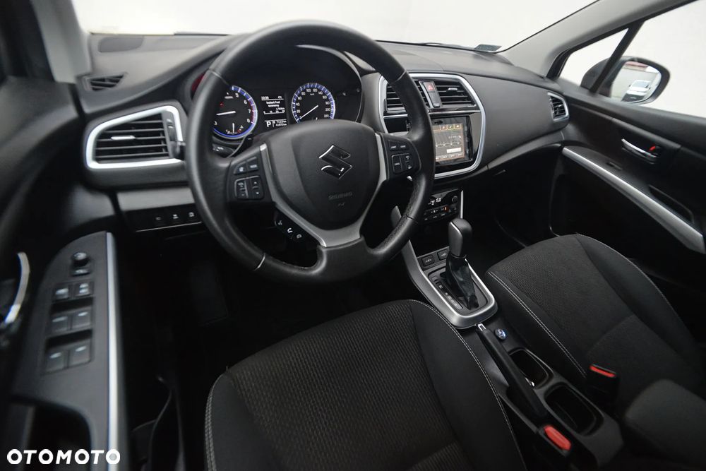 Suzuki SX4 S-Cross 1.4 T Elegance Sun 4WD - 29