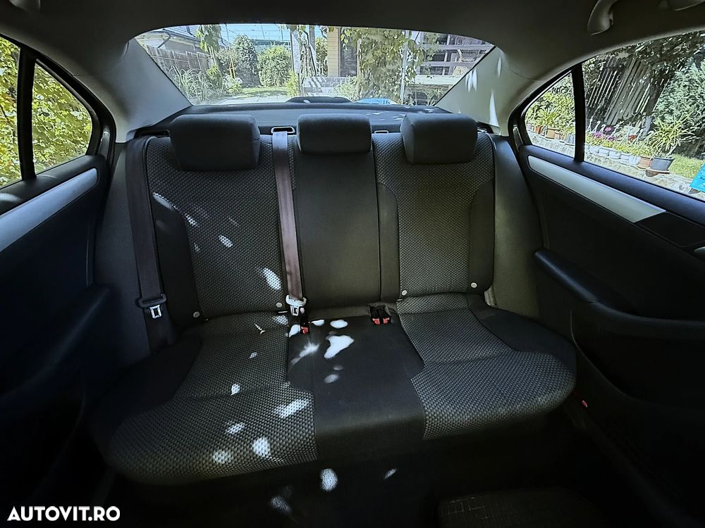 Volkswagen Jetta 1.6 TDI CR DPF Comfortline - 11