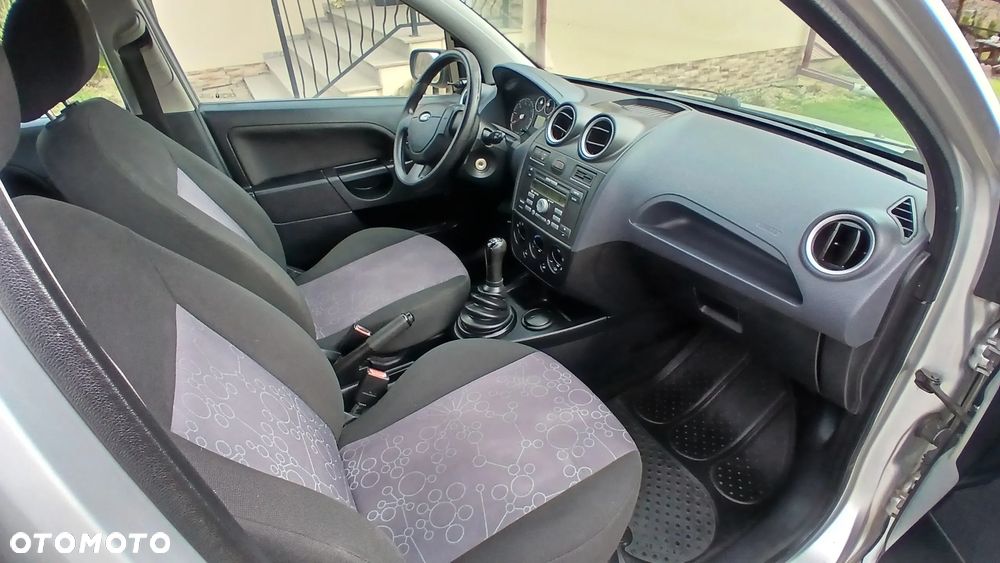Ford Fiesta - 19