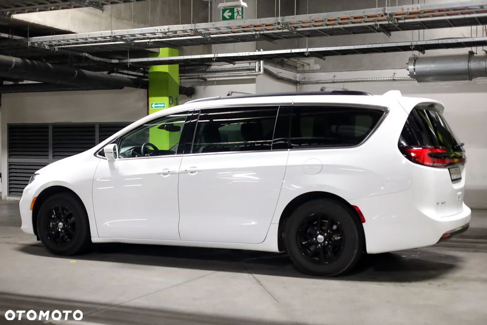 Chrysler Pacifica - 5