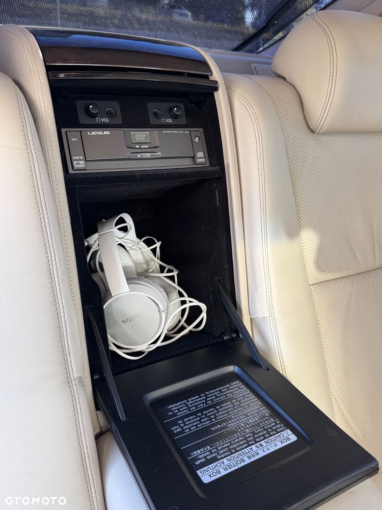 Lexus LS 600h L Superior - 31
