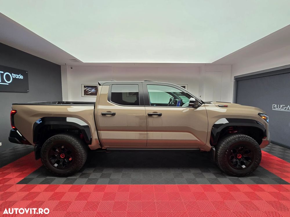 Toyota Tacoma - 14