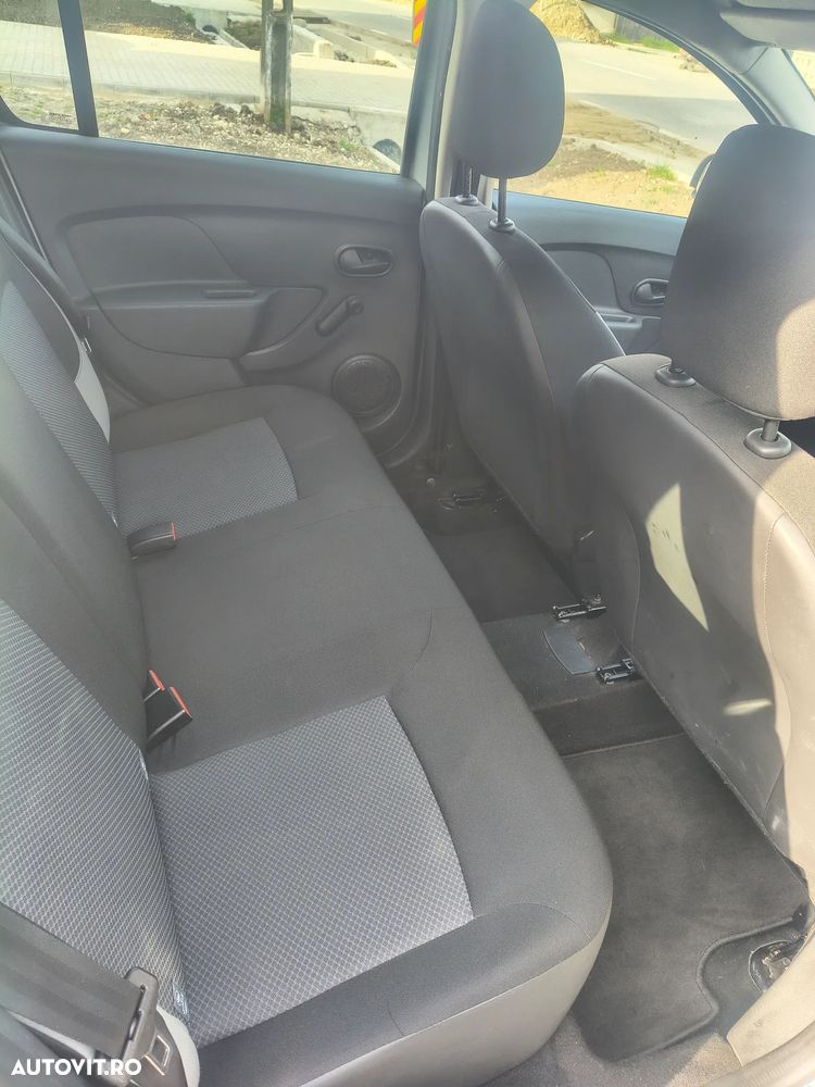 Dacia Logan 1.2 16V 75 Laureate - 10