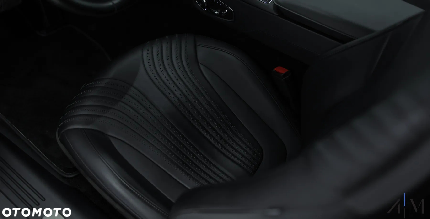 Aston Martin DB11 - 23