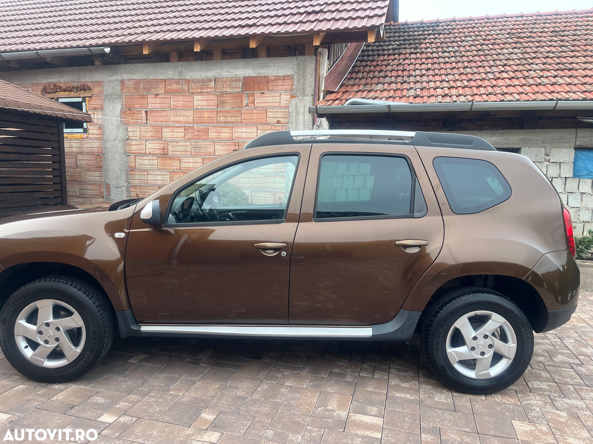 Dacia Duster 1.6 4x2 Prestige - 2