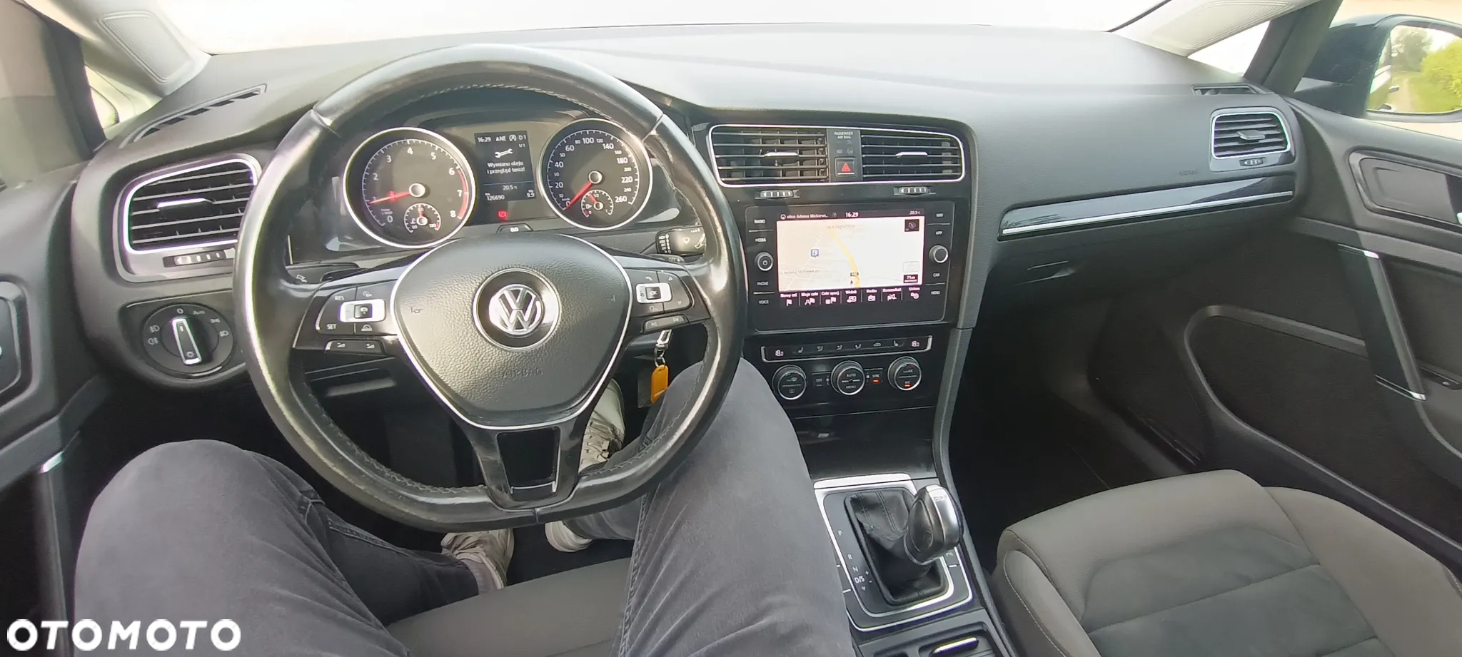 Volkswagen Golf 1.5 eTSI OPF DSG R-Line - 31