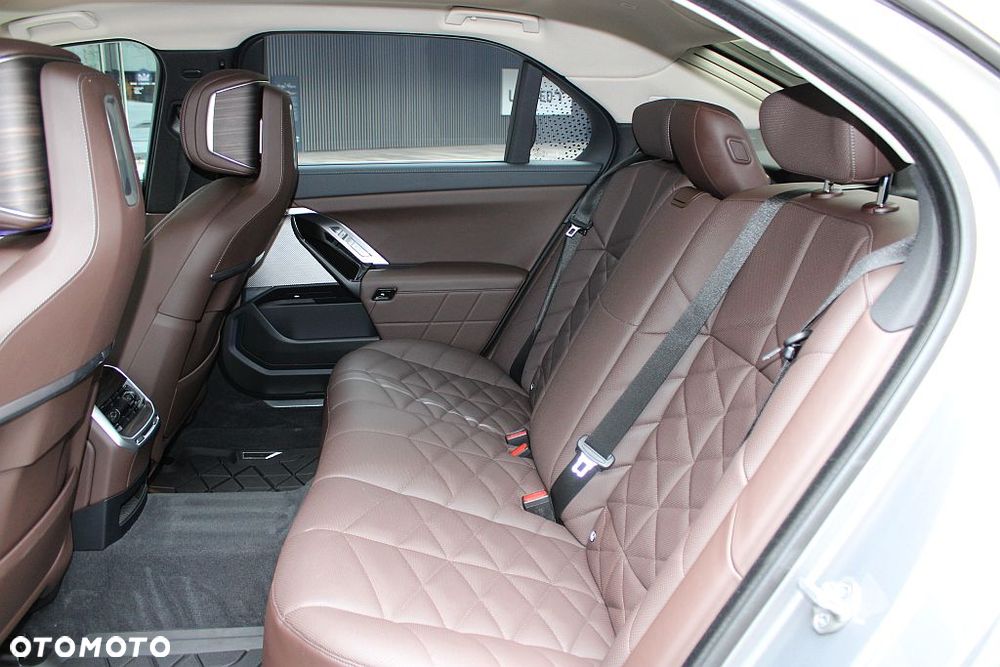 BMW Seria 7 740d xDrive mHEV sport - 9