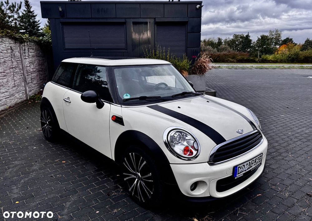 MINI Cooper 50 Mayfair - 2