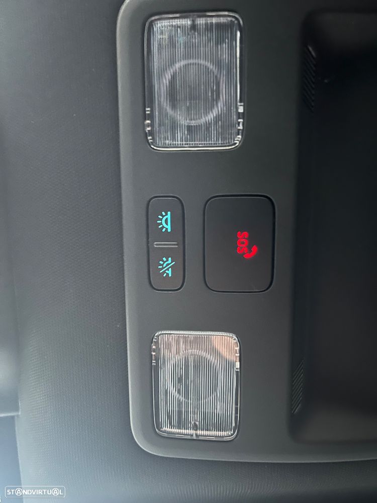 Ford Focus 1.0 EcoBoost Hybrid ST-LINE X - 25