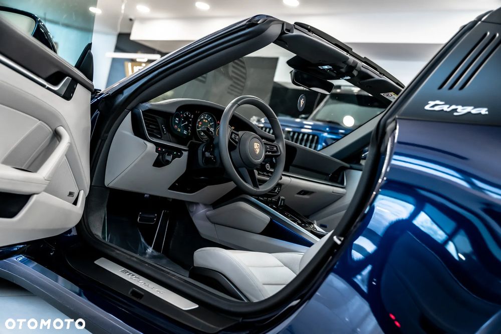 Porsche 911 Targa 4 - 23