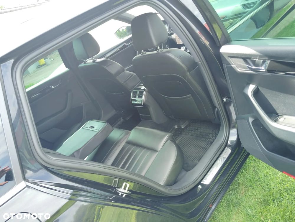 Skoda Superb 2.0 TDI L&K DSG - 12
