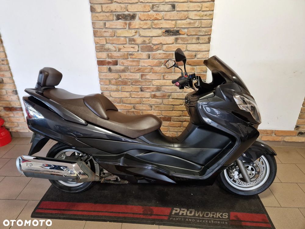 Suzuki Burgman - 4