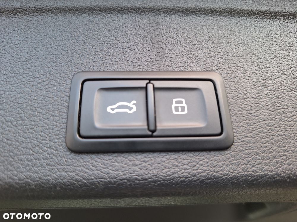Audi A4 Avant 2.0 TDI DPF clean diesel Ambiente - 29