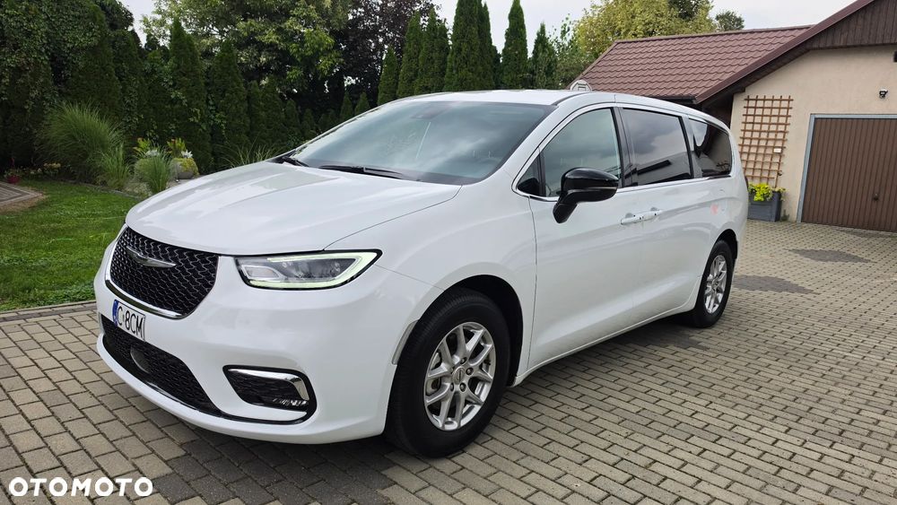 Chrysler Pacifica - 1
