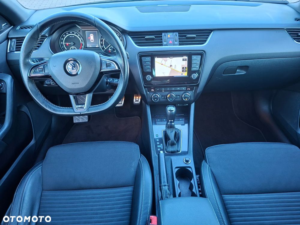 Skoda Octavia 2.0 TDI DSG RS - 33