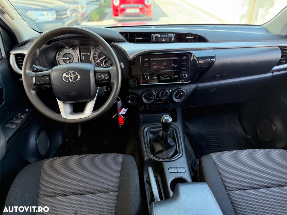 Toyota Hilux 2.4D 150CP 4x4 Double Cab 6MT Comfort - 10