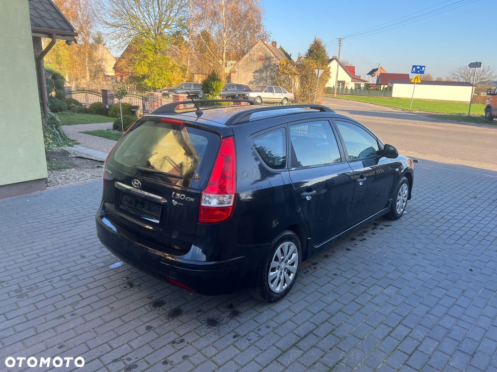 Hyundai i30 1.4 Base + - 7