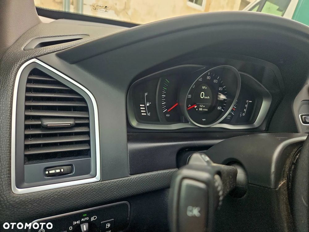 Volvo XC 60 T5 AWD Geartronic Momentum - 12