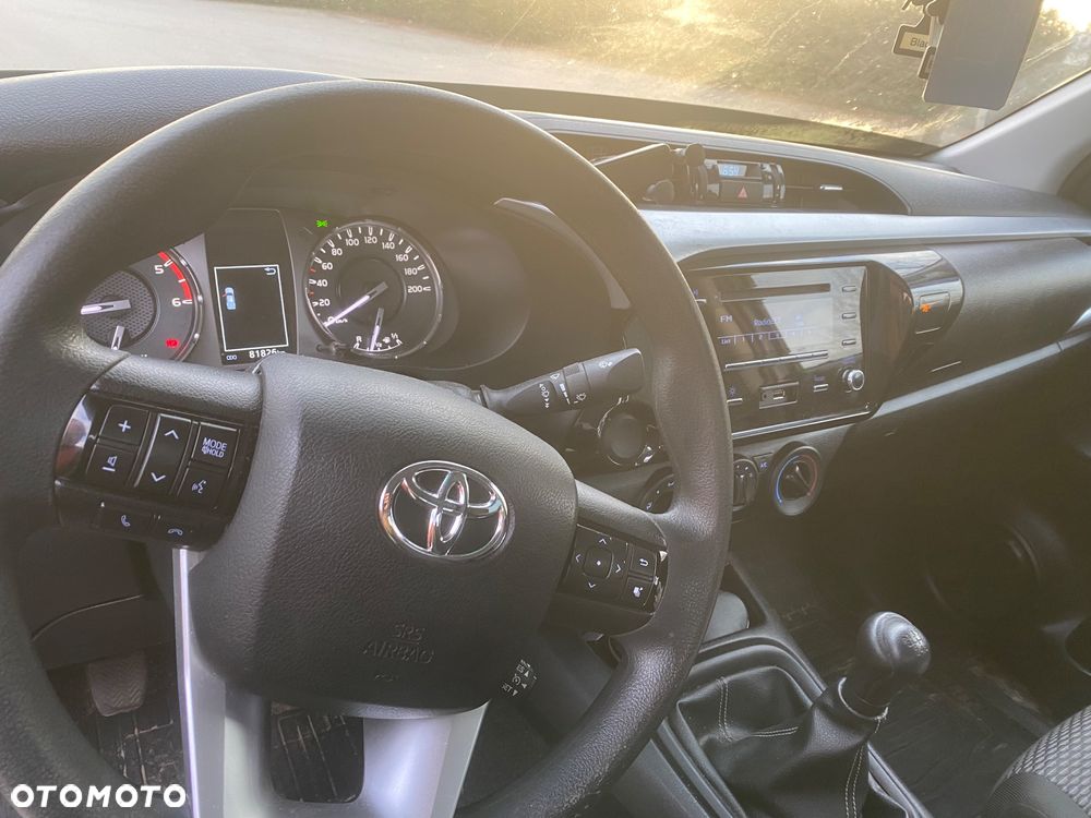 Toyota Hilux 2.4 D-4D Double Cab DLX 4x4 - 12