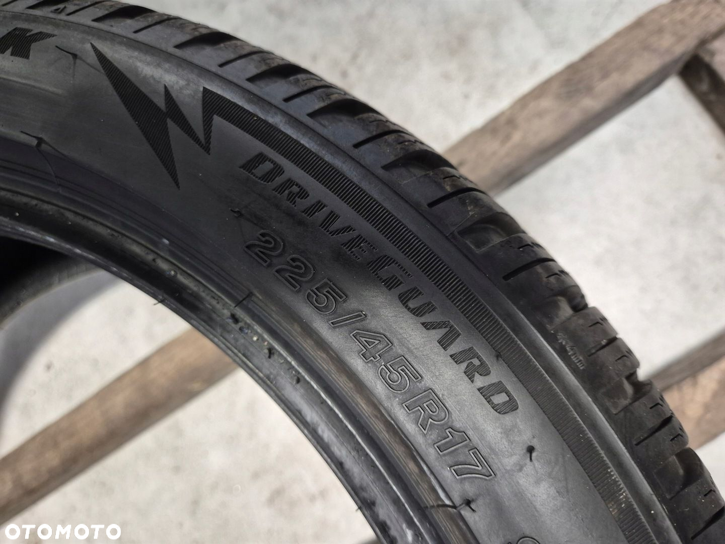 225/45/17 225/45r17 Bridgestone Blizzak LM005 DriveGuard 94v RSC - 3