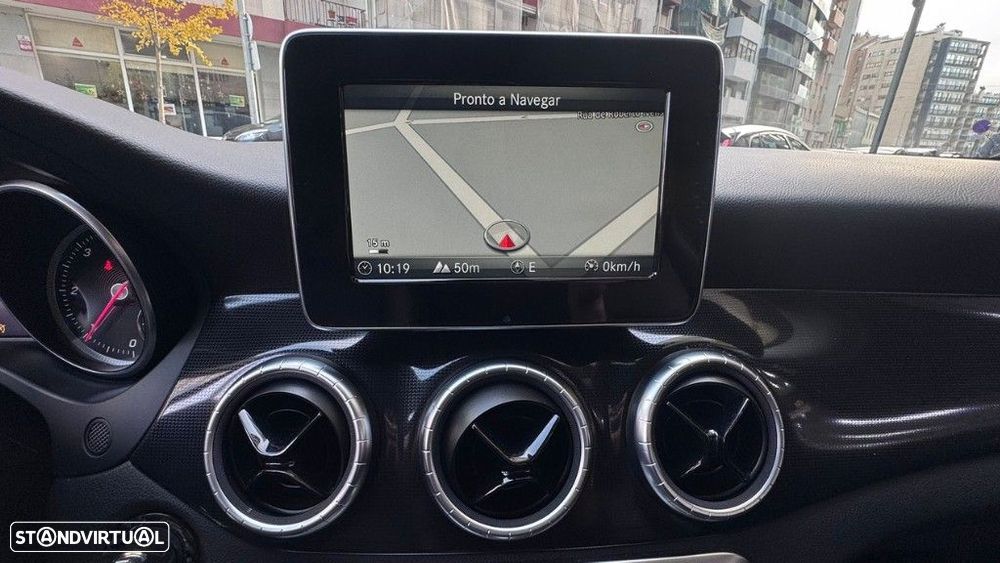 Mercedes-Benz CLA 180 d Shooting Brake - 10