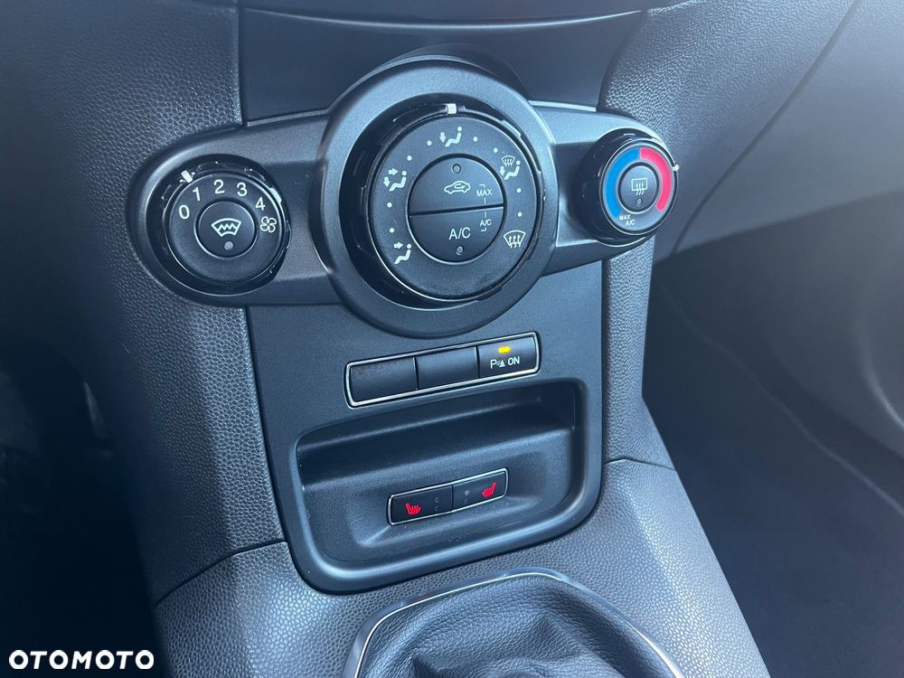 Ford Fiesta - 26