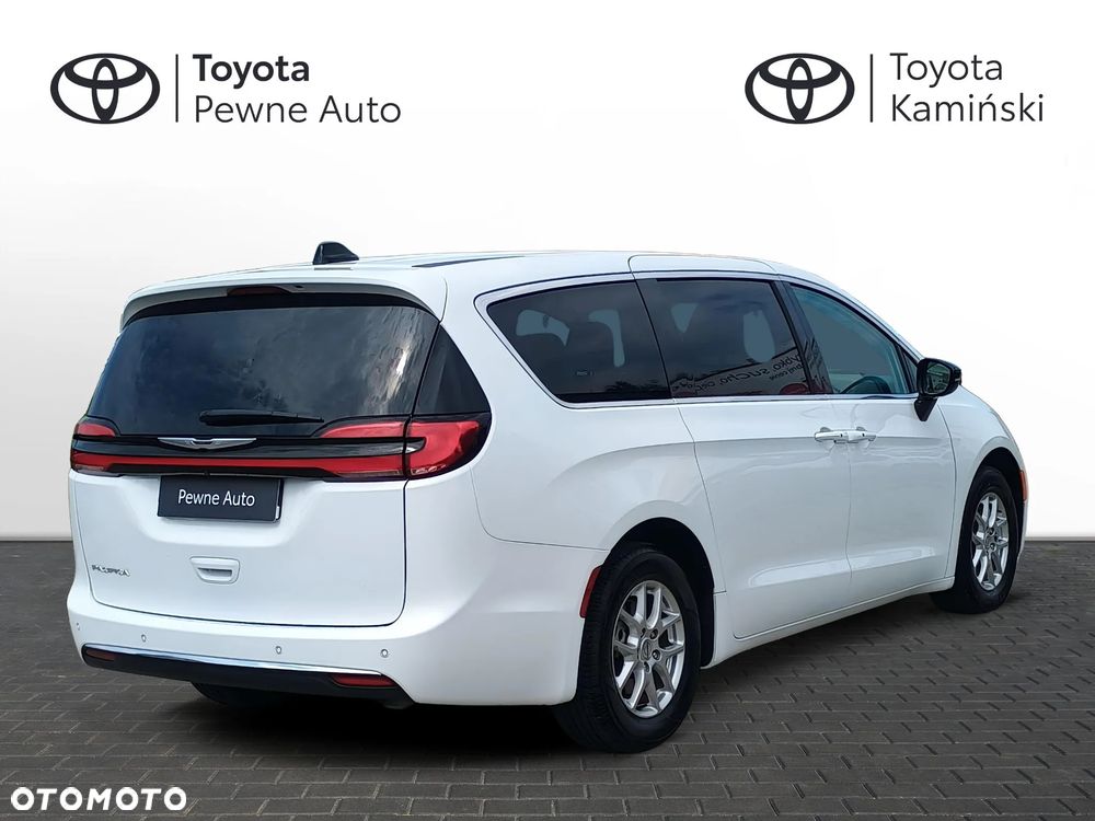 Chrysler Pacifica - 5