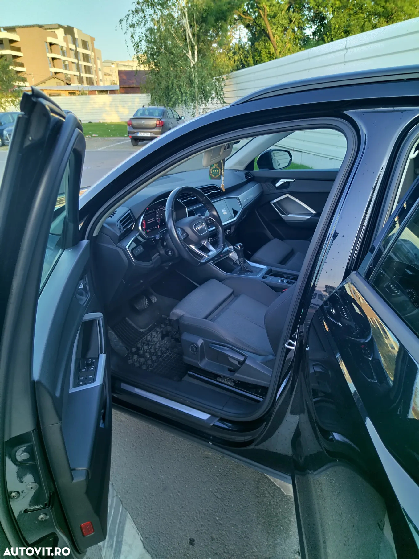 Audi Q3 2.0 35 TDI S tronic Advanced - 6