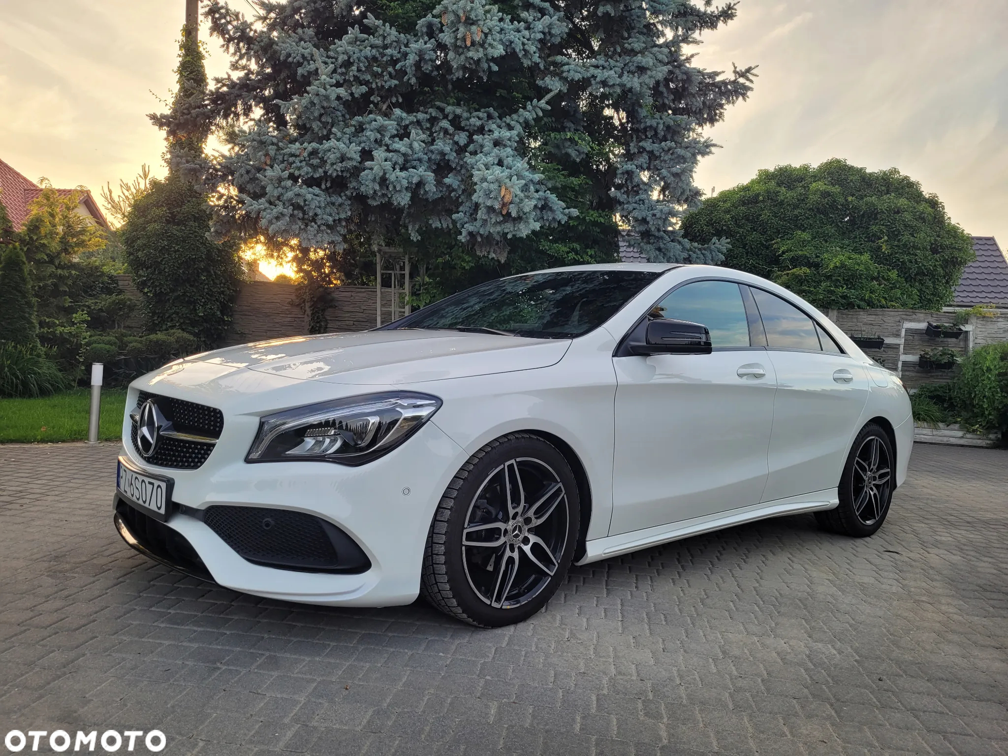 Mercedes-Benz CLA 200 7G-DCT AMG Line - 28