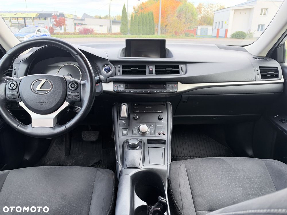 Lexus CT - 7