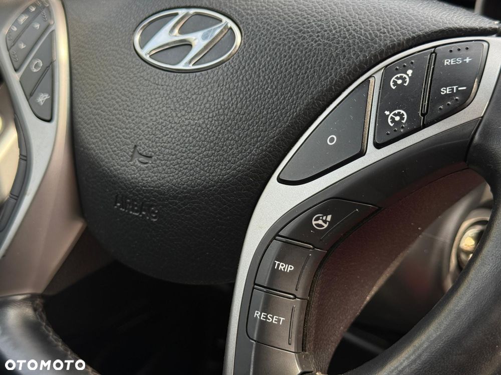 Hyundai i30 blue 1.6 CRDi Style - 19