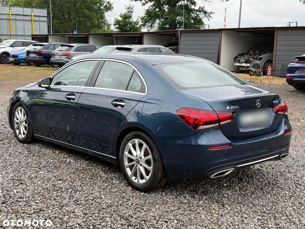 Mercedes-Benz Klasa A 220 4Matic 7G-DCT - 2