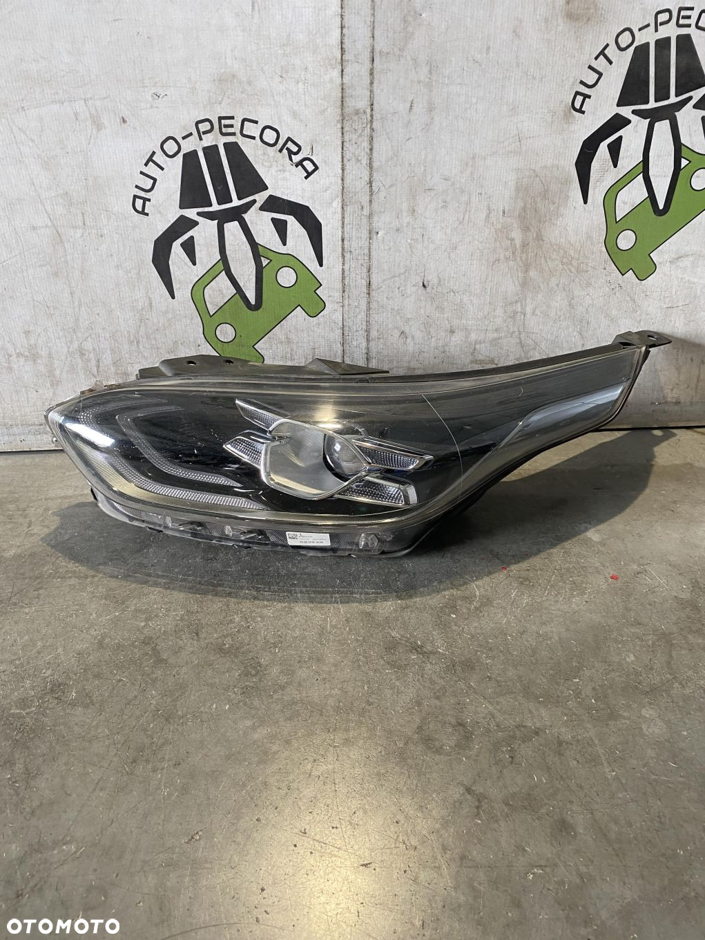 Kia Ceed III Lampa lewa przód J7921-22050 - 2