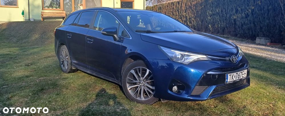 Toyota Avensis 2.0 D-4D Premium - 2