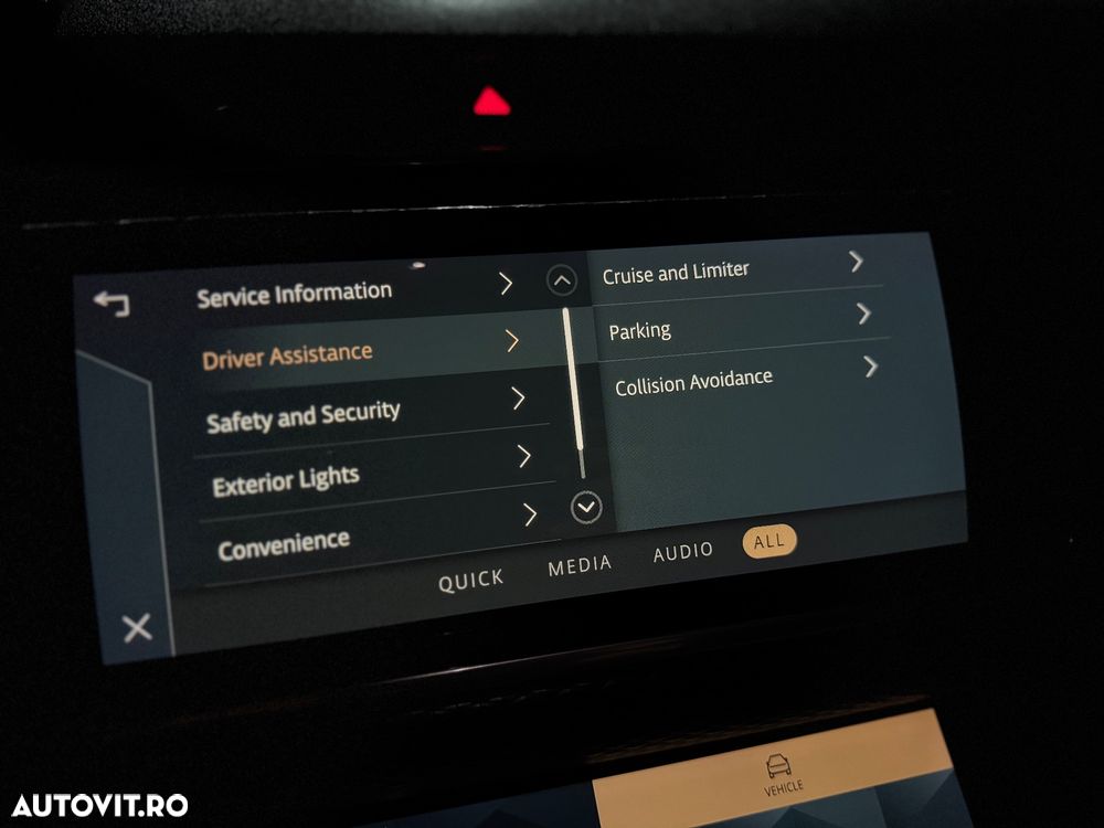 Land Rover Range Rover Velar 2.0 D200 MHEV Dynamic SE - 28