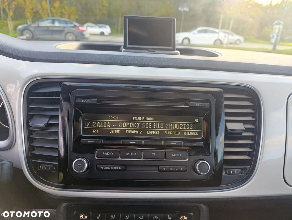 Volkswagen Beetle 1.6 TDI DPF DSG Blue Motion Technologie Exclusive Design - 19