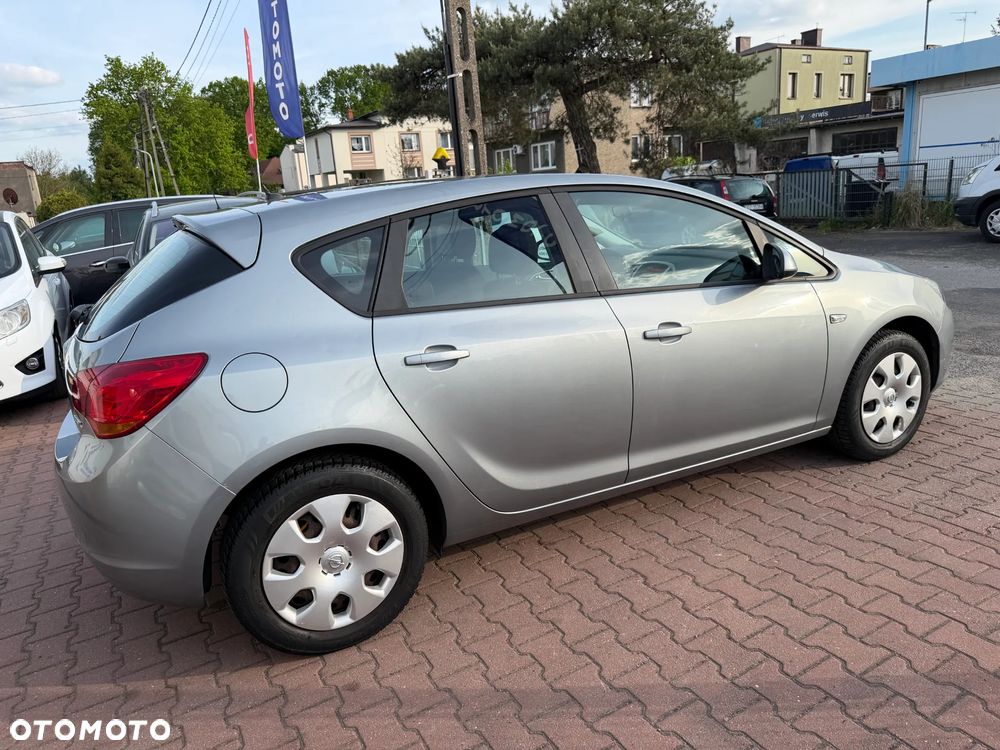 Opel Astra 1.4 ecoFLEX - 9
