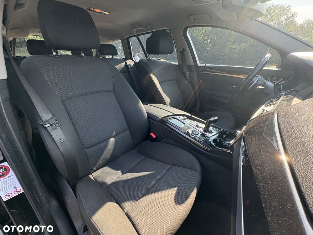 BMW Seria 5 520d Touring - 28