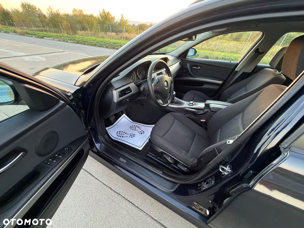 BMW Seria 3 - 27