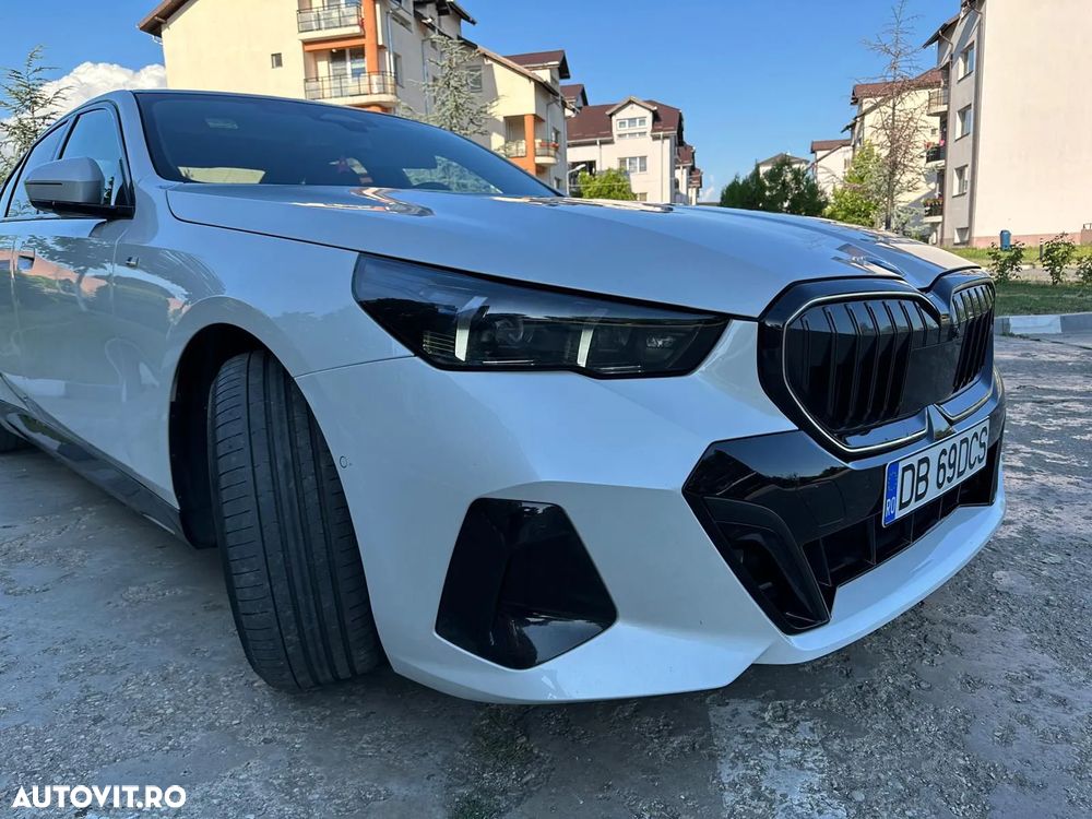 BMW Seria 5 520i AT MHEV - 9