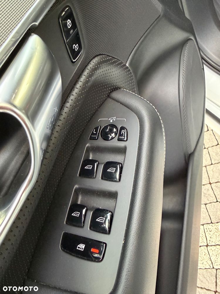 Volvo XC 90 B5 D AWD R-Design - 36