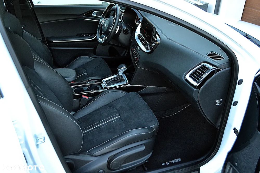 Kia ProCeed 1.5 T-GDI DCT7 OPF GT LINE - 25