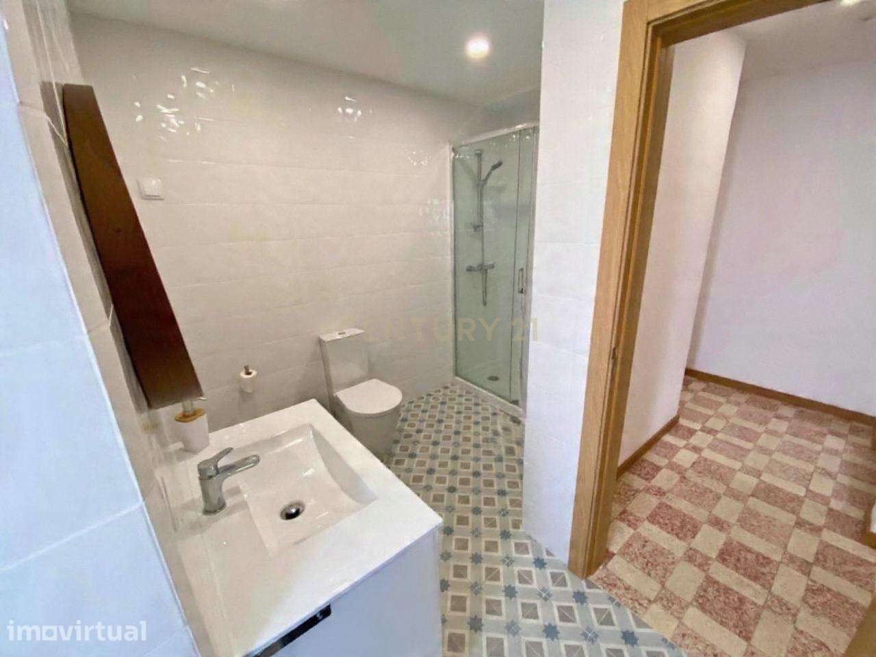Investimento em Évora: Moradia T6 Renovada com Rendimento Ativo - Grande imagem: 3/22